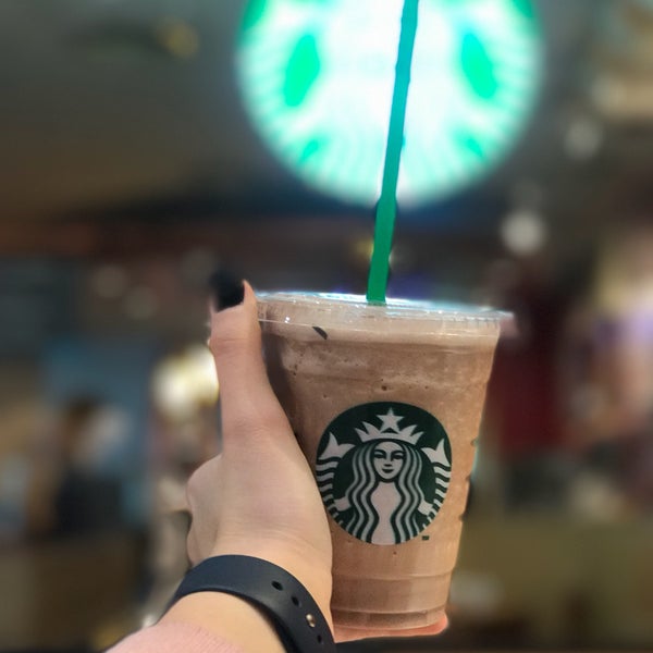 รูปภาพถ่ายที่ Starbucks โดย saha s. เมื่อ 2/7/2017