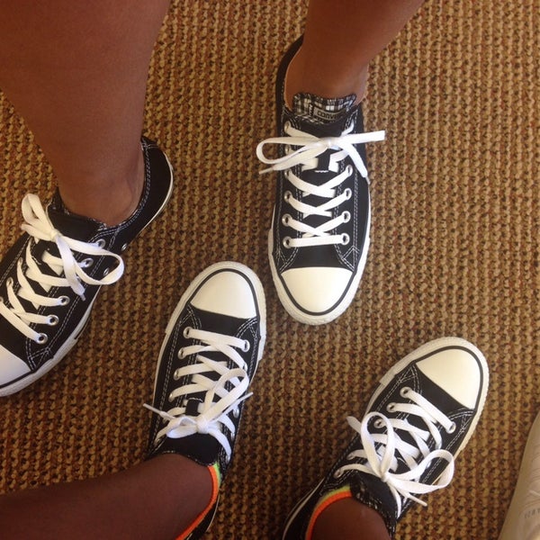 Famous Footwear (Now Closed) Shoe Store in Rochester Hills