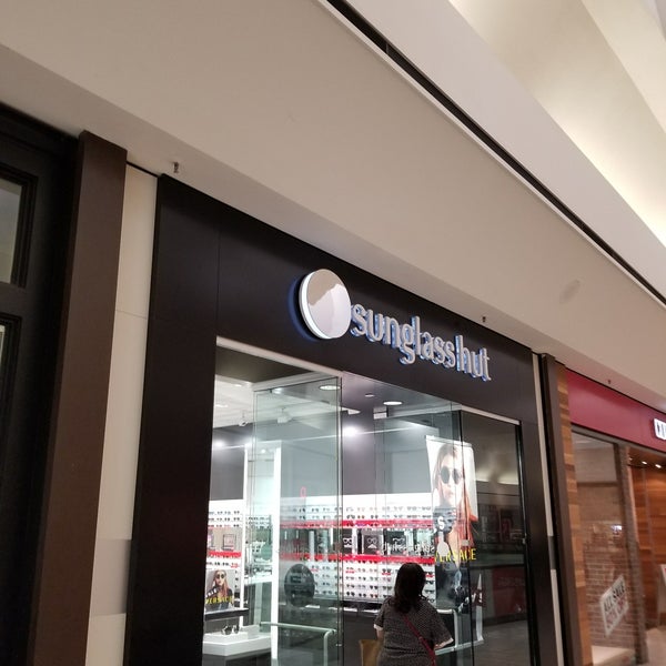 Sunglass store hut westfarms
