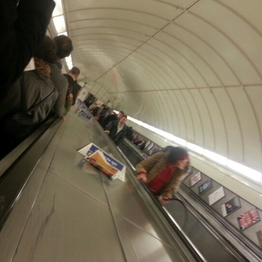 Ангел в метро