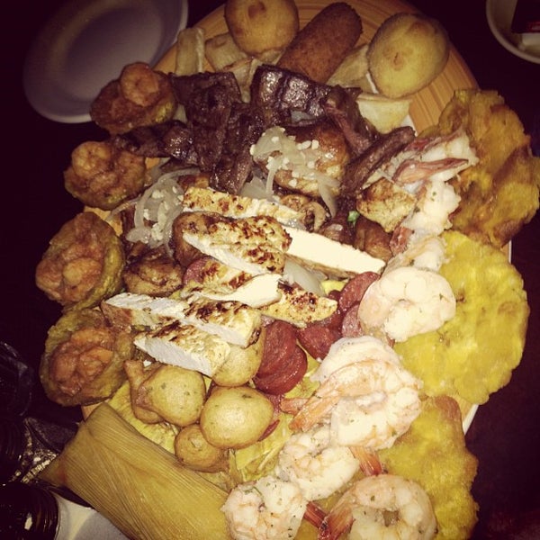 11/18/2012 tarihinde Julio V.ziyaretçi tarafından Mojitos Cuban Restaurant'de çekilen fotoğraf