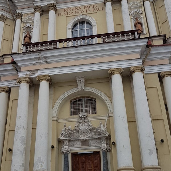 Photo taken at Šventų apaštalų Petro Ir Povilo Bažnyčia | Church of St Peter and St Paul by Francis K. on 3/11/2018