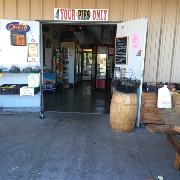 Clements Ridge Produce and Bakery Farmers Market