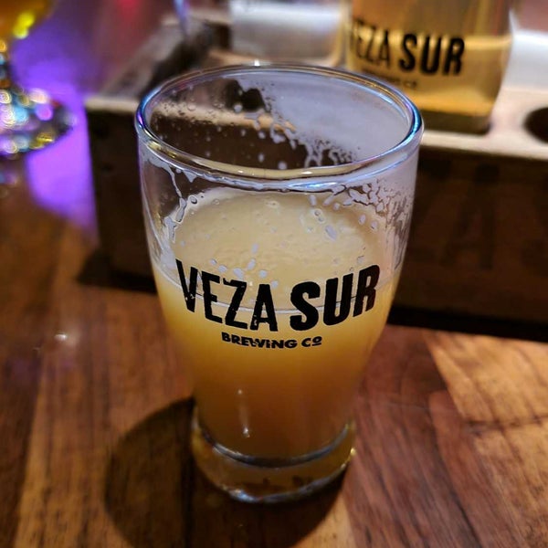 Photo taken at Veza Sur Brewing Co. by Dario D. on 2/12/2022