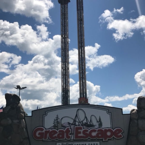 Foto diambil di Six Flags Great Escape &amp; Hurricane Harbor oleh RC pada 7/9/2017