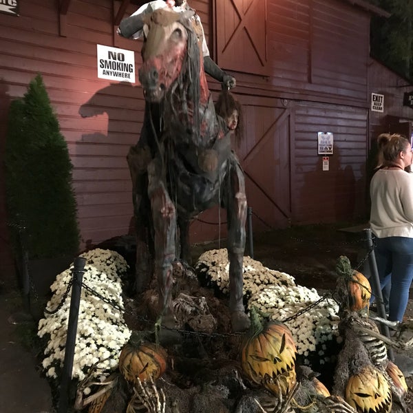 Photo taken at Headless Horseman Haunted Attractions by RC on 10/14/2017