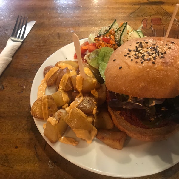 Foto tirada no(a) Vegan CatBar por Galina K. em 11/10/2018