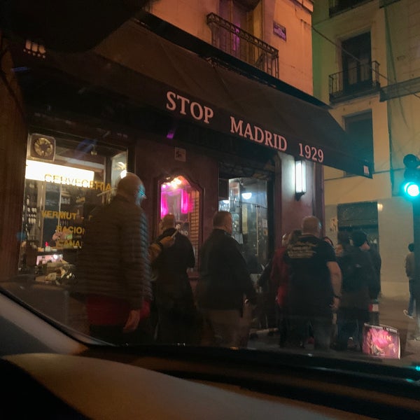 Снимок сделан в Stop Madrid пользователем Emy D. 10/25/2019
