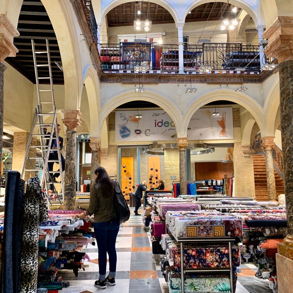 Julián López 1953 Tienda de artesanía