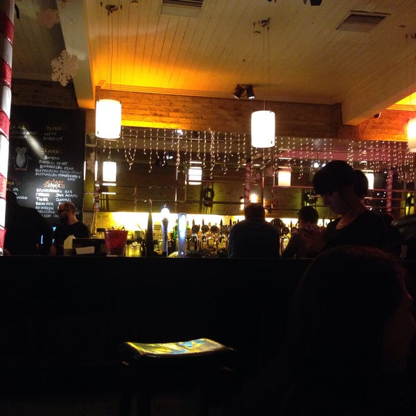 12/29/2014にBart W.がDakota Barで撮った写真