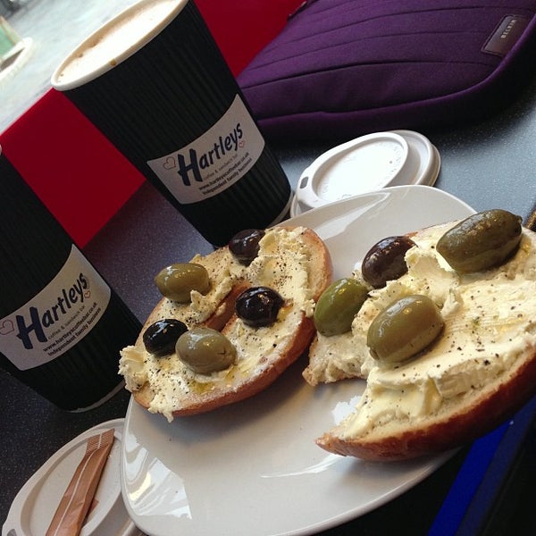 5/22/2013にPhilip C.がHartley&#39;s Coffee &amp; Sandwich Barで撮った写真