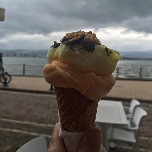 5/4/2022 tarihinde Tülay G.ziyaretçi tarafından Serbesler Dondurma &amp; Tatlı'de çekilen fotoğraf
