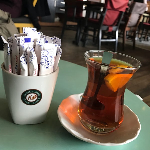 Foto scattata a Kahve Durağı da FERİT AYDIN👑 il 3/31/2017