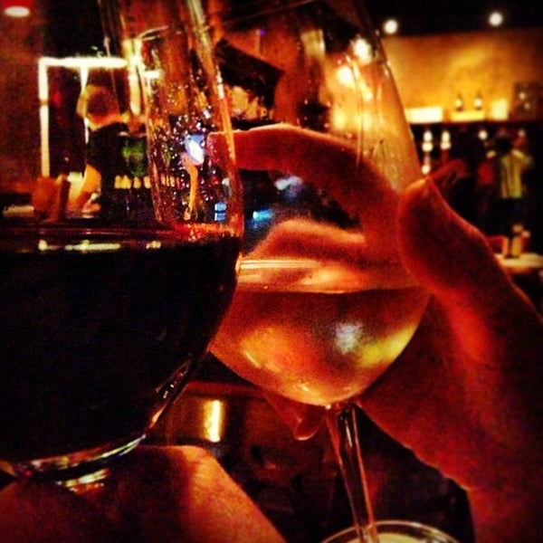 5/19/2013にKyle P.がSip Wine &amp; Dineで撮った写真