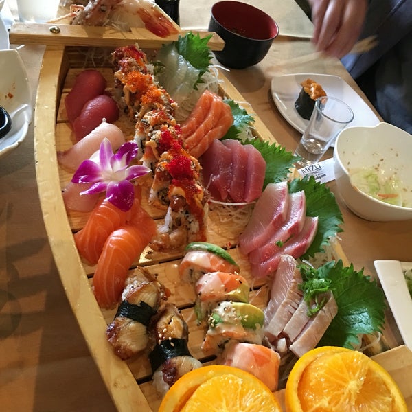 Photo taken at Mizu Sushi Bar &amp; Grill by Eri S. on 5/8/2016