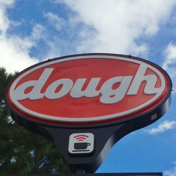 รูปภาพถ่ายที่ Dough โดย Julius Droolius เมื่อ 5/29/2013