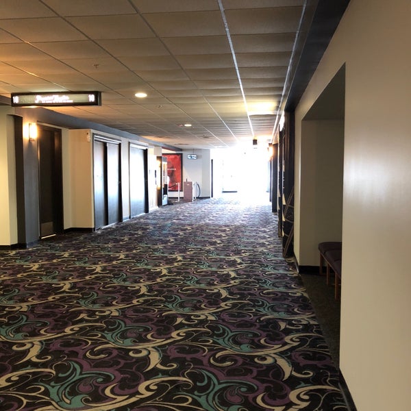 Holiday Cinemas Stadium 14 Movie Theater
