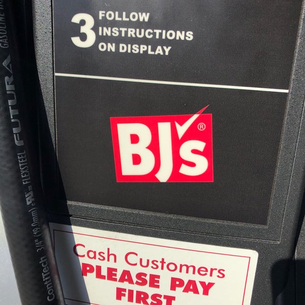 BJ's Gas Fuel Station in Wallingford