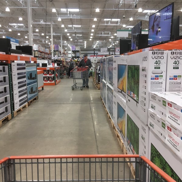Costco Milford'da Depo veya Toptan Satış Mağazası