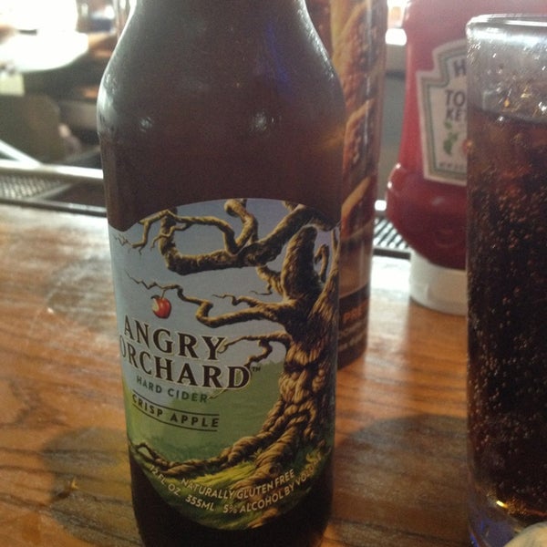 Hey hard cider drinkers!  THEY HAVE ANGRY ORCHARD!!!  (I promised myself I wouldn't cry. *sniff*)