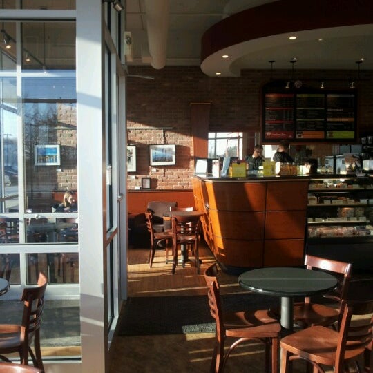 Photo taken at Sweetwaters Coffee &amp; Tea Plymouth Green by Deborah E. on 3/22/2013