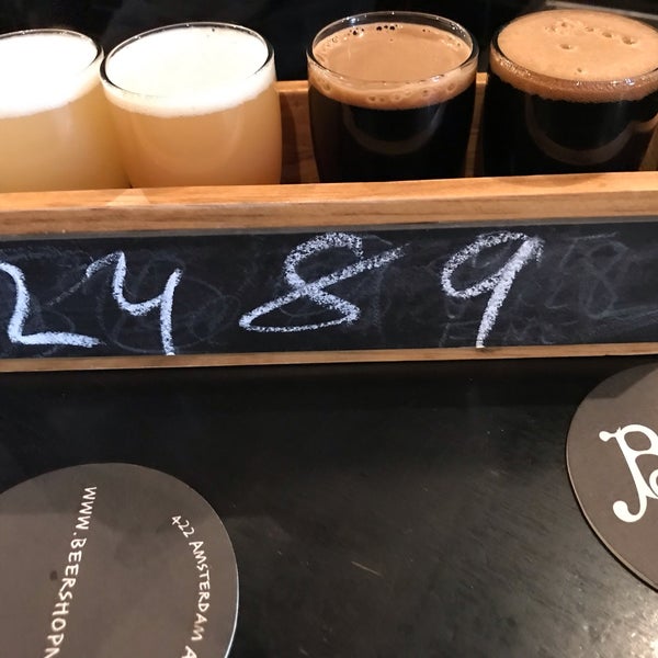 3/30/2019 tarihinde Scott F.ziyaretçi tarafından Beer Shop NYC'de çekilen fotoğraf
