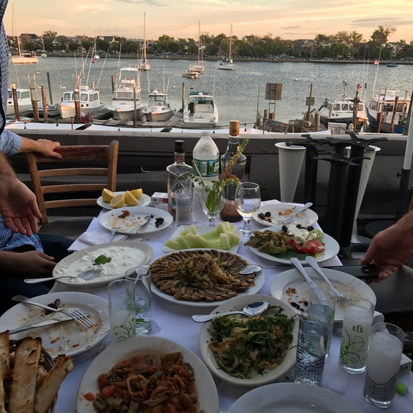 3/10/2018 tarihinde Yusuf B.ziyaretçi tarafından Liman Restaurant'de çekilen fotoğraf
