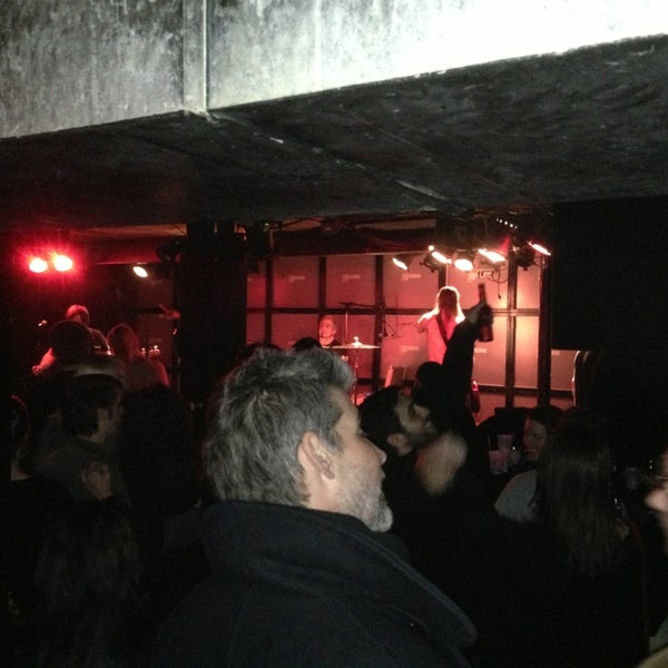 Photo taken at Dark Horse Tavern by Tiago B. on 12/29/2012