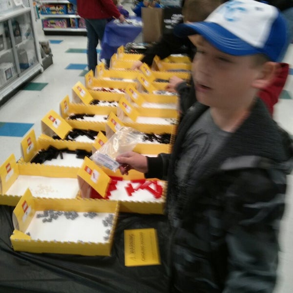 Photo taken at Toys"R"Us by Paul Rixon on 5/4/2013
