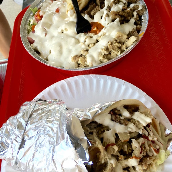 Photo taken at The Halal Guys by Alice L. on 8/27/2016