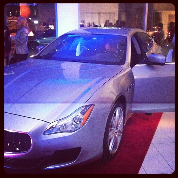 Снимок сделан в Maserati of Manhattan пользователем Michael G. 4/3/2013