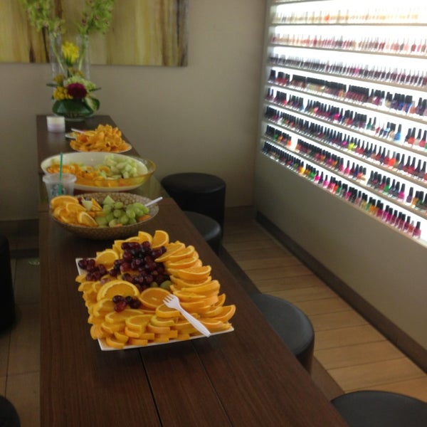 Escape Nails & Spa Peluquería en Waldorf