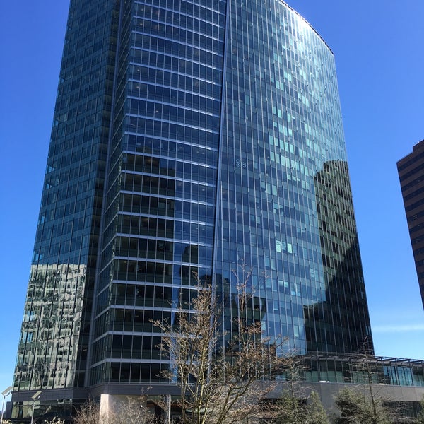 Foto diambil di Microsoft City Center Plaza oleh Joe F. pada 3/29/2016
