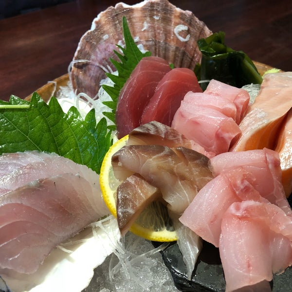 Foto diambil di Sushi Hana oleh OoKanda S. pada 7/26/2018.