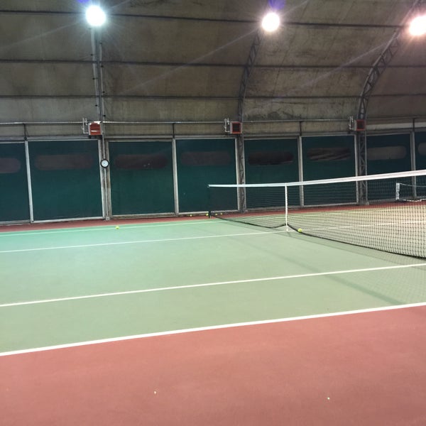 Photo taken at Darüşşafaka Tenis Park Akademi by Pinarikoooo on 1/8/2015