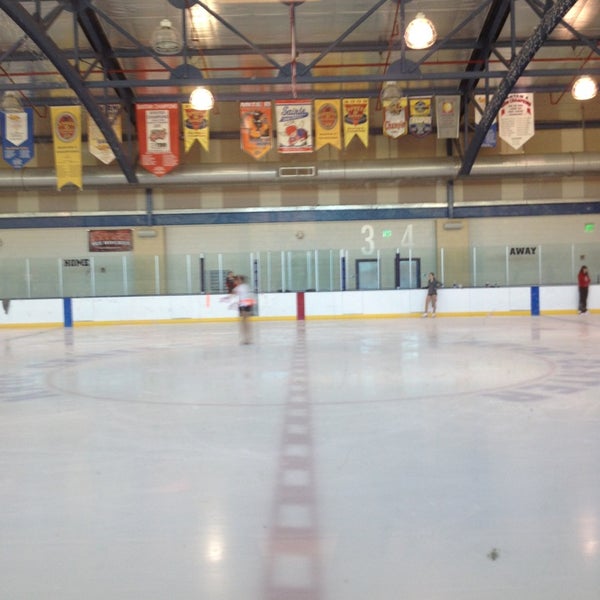 Foto diambil di Kroc Center Ice Arena oleh Paul S. pada 3/11/2013