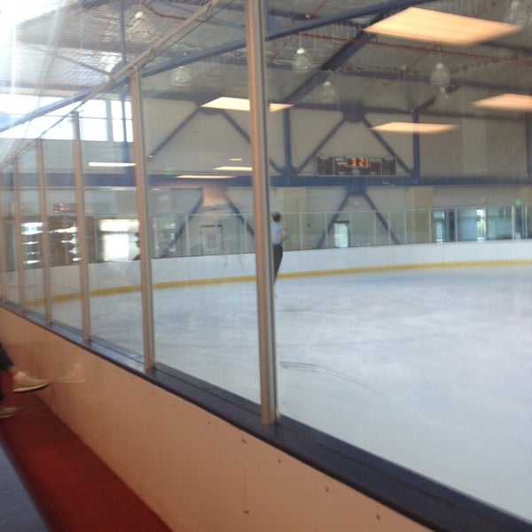 Foto diambil di Kroc Center Ice Arena oleh Paul S. pada 3/4/2013
