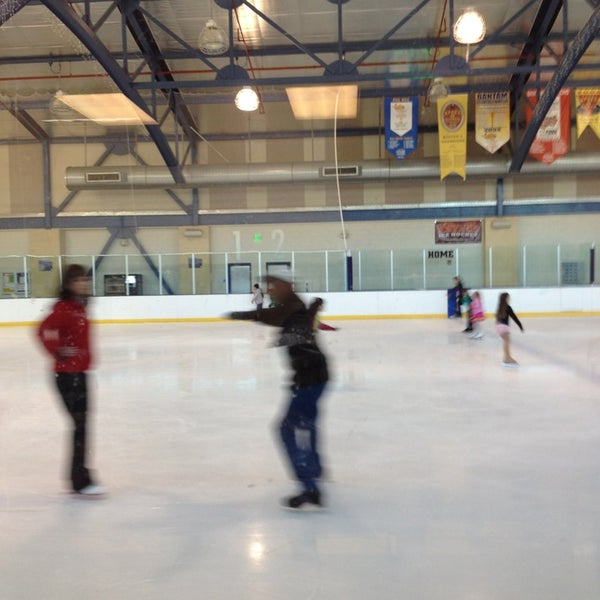 Foto diambil di Kroc Center Ice Arena oleh Paul S. pada 2/25/2013