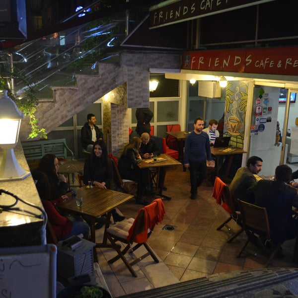 Foto tirada no(a) Friends Cafe por Friends Cafe em 11/17/2014