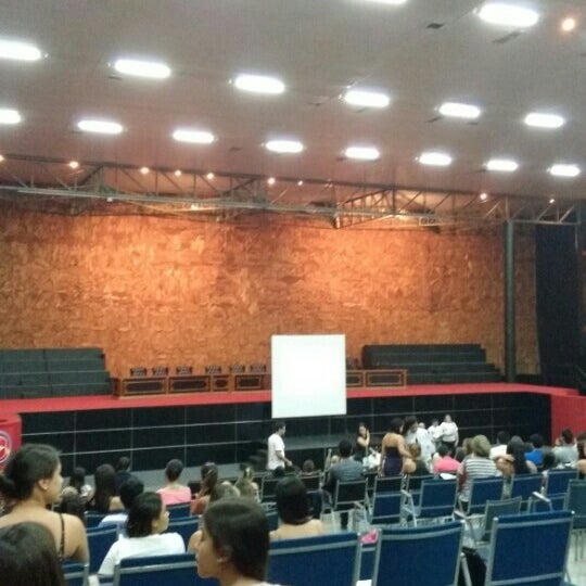 Nina Lins – Telegraph