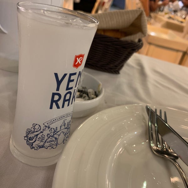 Foto scattata a Boncuk Restaurant da Ömer B. il 8/3/2019