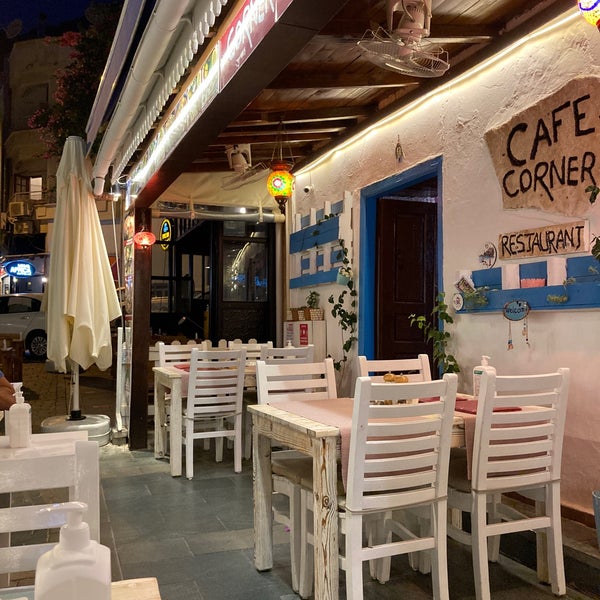 Foto tirada no(a) Cafe Corner Restaurant por Gökhan S. em 9/10/2020