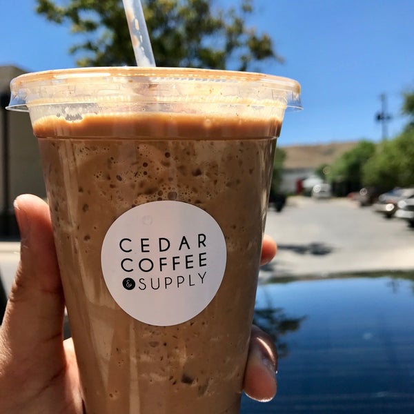 5/16/2017 tarihinde D S.ziyaretçi tarafından Cedar Coffee Supply'de çekilen fotoğraf