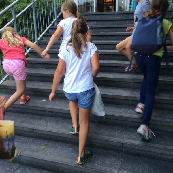 8/24/2015 tarihinde Laure F.ziyaretçi tarafından Zwembad Olympos'de çekilen fotoğraf