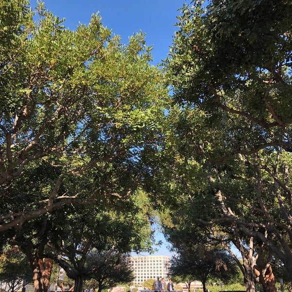 Photo taken at University of California, Irvine (UCI) by GP🧡 on 11/19/2018