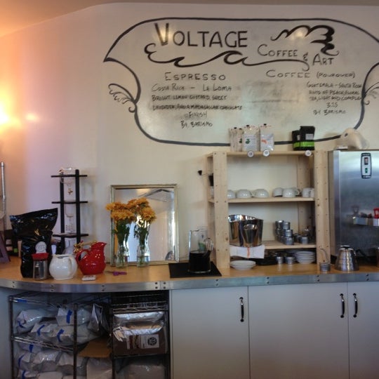 10/11/2012にJessica C.がVoltage Coffee &amp; Artで撮った写真