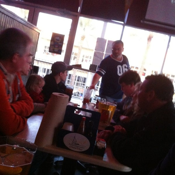 12/29/2012にMatt R.がRafters Restaurant &amp; Sports Barで撮った写真