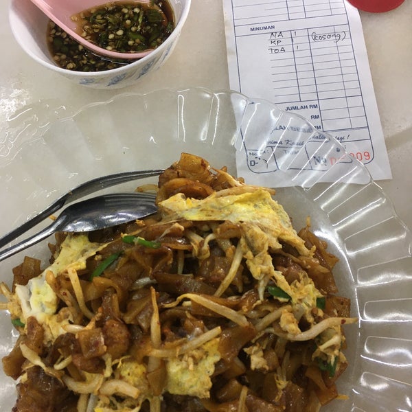 Kuey Teow Goreng Azie Kitchen