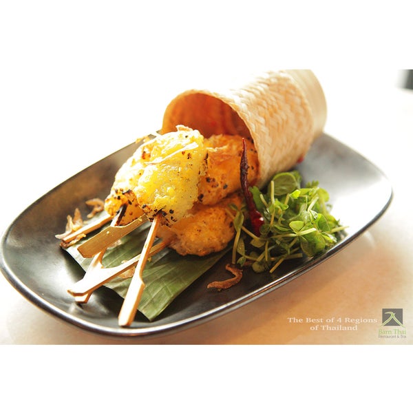 Best of 4 Region 29 DEC ’14 - 4 JAN ’15 Food Promo As part of our 4 Regions of Thailand: Khao Jii, Grilled sticky rice coated in egg, salt & pepper on a skewer. A must try!