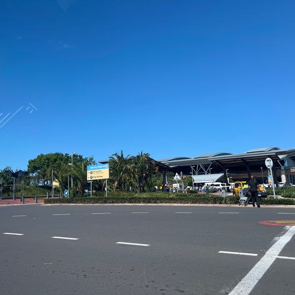 Foto tirada no(a) King Shaka International Airport (DUR) por Nicole M. em 10/13/2023